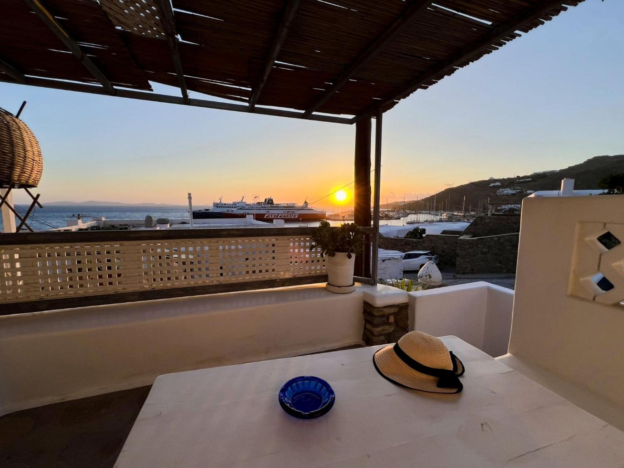 شقة Mykonos Tourlos Nests - Sea View Escape المظهر الخارجي الصورة